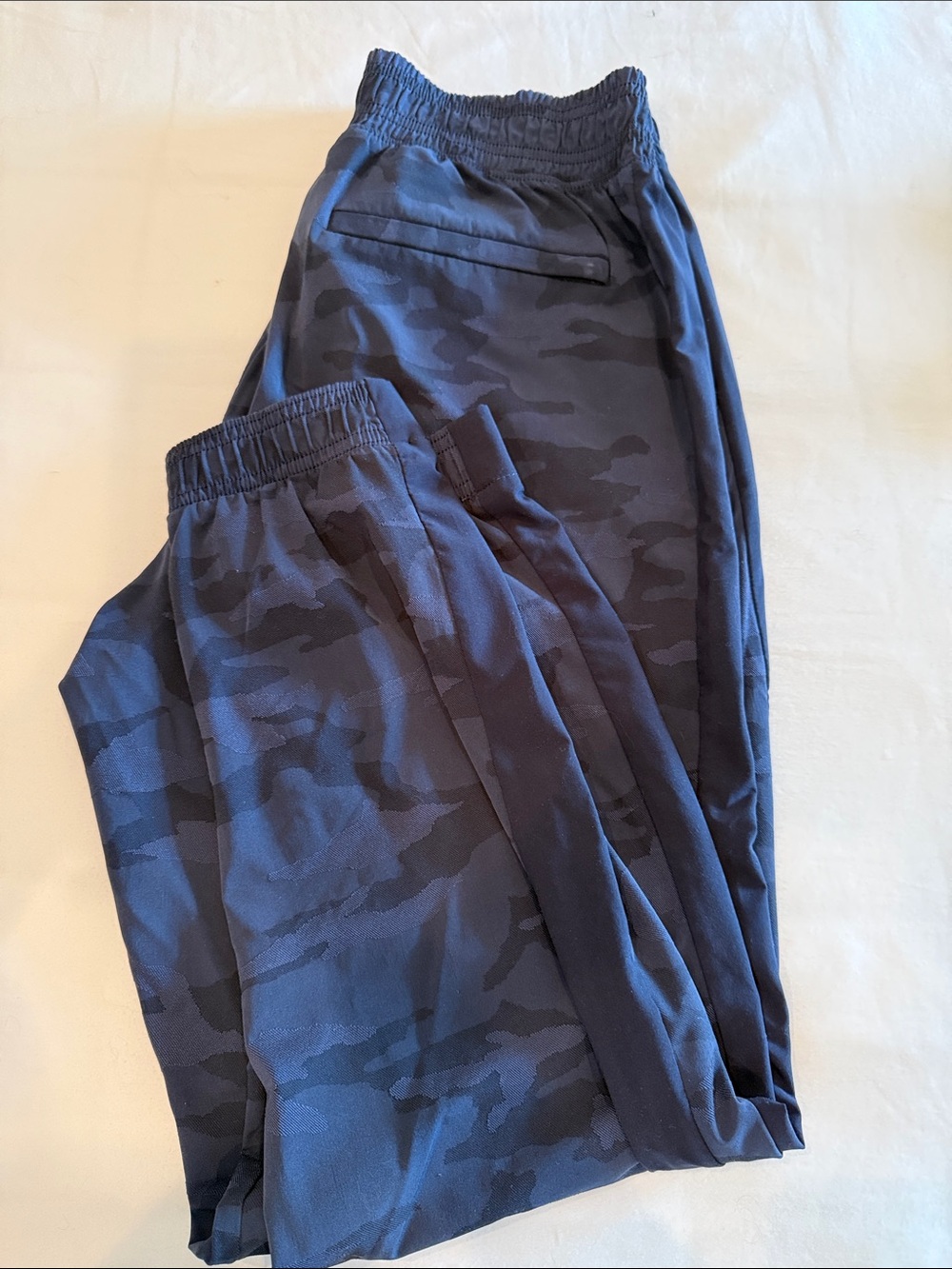 Women’s Athleta Camo Navy Blu Jogger Pants